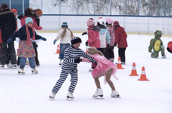 Spaß auf dem Eis verspricht der Aktionstag im Eisstadion in Ottobrunn. 	Foto: VA