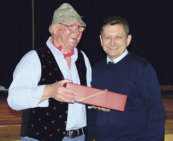 Erster Vorsitzender Gerd Schauerbeck und Erster Bürgermeister Klaus Korneder (rechts).	Foto: privat
