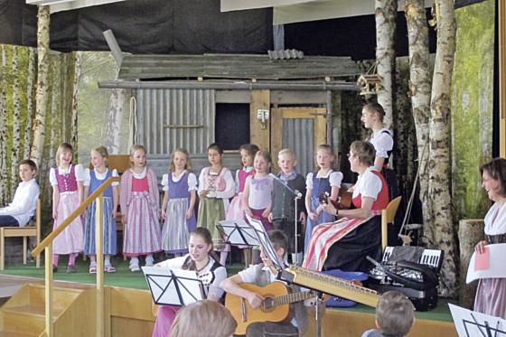 Junge Sänger und angehende Volksmusikanten  präsentieren ihr Können.	Foto: privat