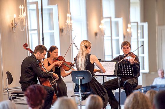Das Amadeus Consort Salzburg ist auf Mozart-Werke spezialisiert. Doch auch andere Komponisten kommen bei dem Ensemble nicht zu kurz.	Foto: Philipp Schieder