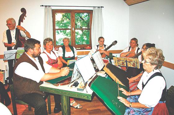 Musikalisch war einiges geboten beim traditionellen Frühlingsfest im Pfarrheim.	Foto: VA