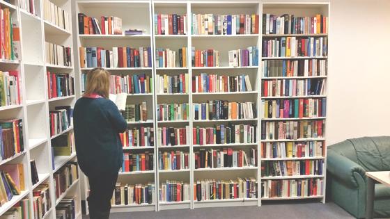 Die regulären Öffnungszeiten der Büchertauschbörse in Trudering wurden nun ausgeweitet.	Foto: Stadtteilladen Trudering