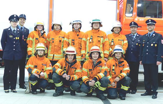 Gleich neun Feuerwehrler konnten erfolgreich ihre Leistungsprüfung abschließen.	Foto: FW Anzing