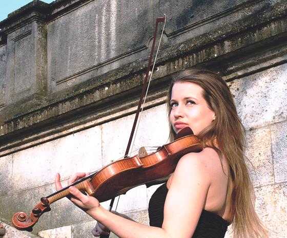 Die neue Konzertmeisterin des Orchesters des Kulturvereins Zorneding-Baldham:  Franziska Manuela Padberg aus München.	Foto: VA