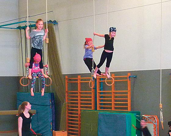 Vier Tage lang probte der Nachwuchs im Zirkus-Kidscamp des TSV Milbertshofen für seinen großen Auftritt als Piraten.	Foto: TSV