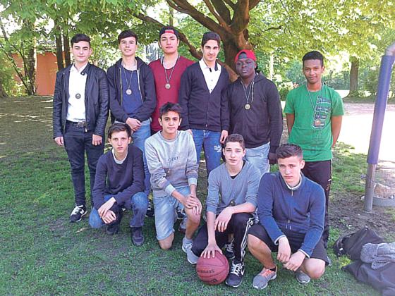 Die Basketballer der Mittelschule an der Torquato-Tasso-Schule waren beim Südbayerischen Qualifikationsturnier erfolgreich. 	Foto: Schule