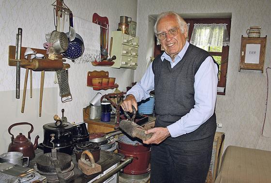 Der 79-jährige Johann Baier lebt seit 1966 in der Kirchenstraße und wird auch weiterhin im Viertel aktiv bleiben. Doch den Vorsitz der »Freunde Haidhausens«, die ihren Vereinssitz im Üblacker-Häusl haben, gab er nun ab. Foto: js