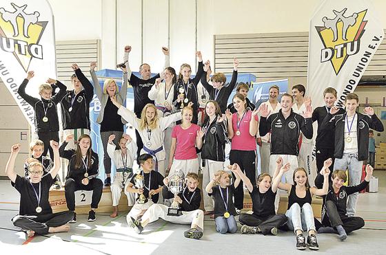 Gleich 29 Podiumsplätze bedeuteten die Vereins- meisterschaft für Taekwondo Kirchseeon. Foto: Verein