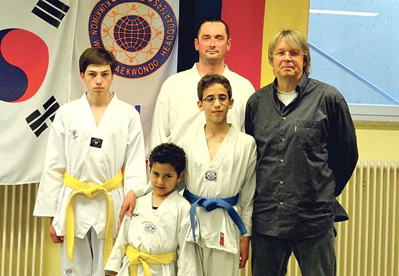 Die Mitglieder vom TSV München-Milbertshofen legten die Taekwondo-Prüfung zum nächsten Kup-Grad ab.	Foto: TSV