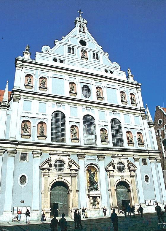 Die St. Michaelskirche ist die Ruhestätte des legendären Bayernkönigs Ludwig II.	Foto: MVHS