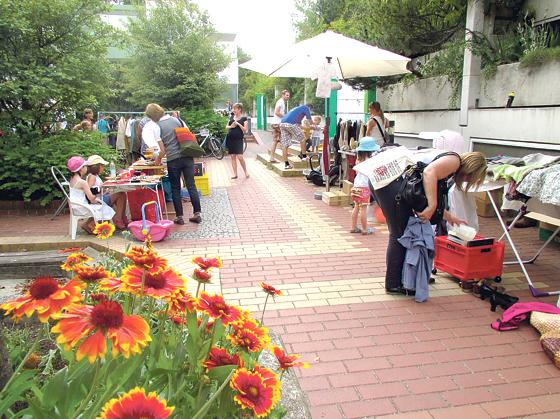 In diesem Jahr findet im Olympischen Dorf erneut ein Hof-Flohmarkt statt.	Foto: VA