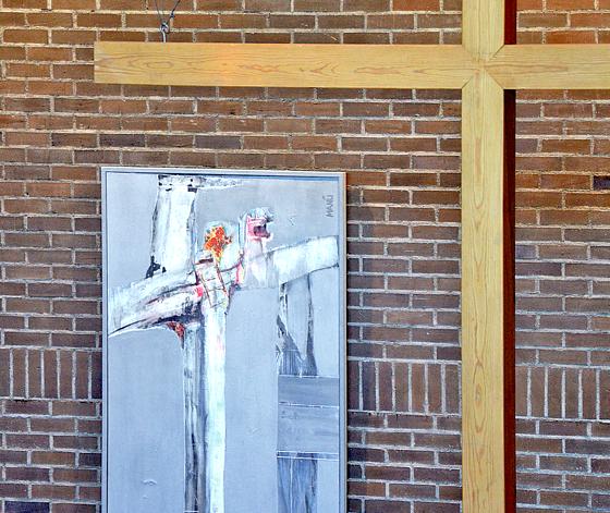 Kunsterwerke zum Thema Kreuz und leiden Jesu Christi in der Lätarekirche.	Foto: VA