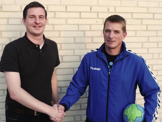 Abteilungsleiter Sebastian Weber (links) mit dem neuen Trainer Guido Goldbeck. 	Foto: Verein