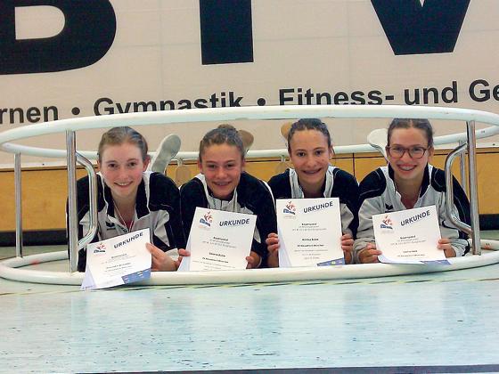 Die glücklichen SVN-Turnerinnen mit ihrer Urkunde vom Bayerischem Turnfest.	Foto: privat