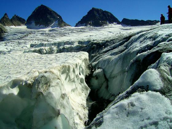 Bei den Hochtouren im Juli werden u. a. Gletscher-gebiete durchwandert.	Foto: Otto Hartl