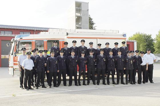 24 Kameraden der Freiwilligen Feuerwehr Eching absolvierten kürzlich die Leistungsprüfung im Bereich Hilfeleistung.	Foto: Feuerwehr