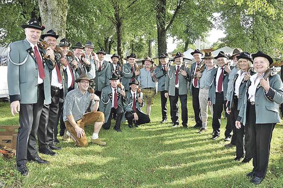 Die Original Truderinger Böllerschützen bei ihrem Sommerfest 2014.	Foto: privat