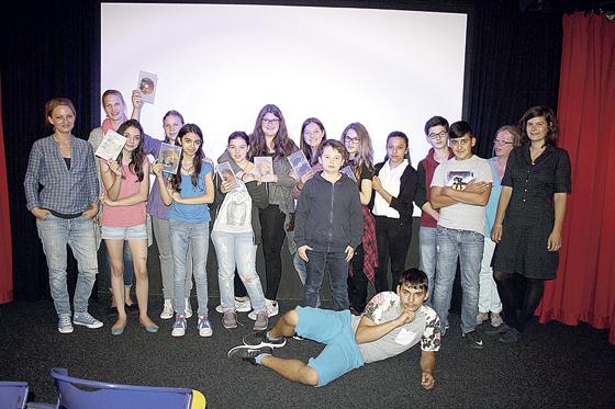 Filmpräsentation im KIM-Kino: Die Klasse 6 a der Wörthschule wurde bei ihrer Arbeit von der Hochschule für Film und Fernsehen unterstützt. 	Foto: js