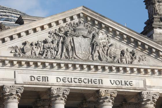 Die Mitgliedschaft im Bundestag wird mit Diätenzahlungen entschädigt. Zahlreiche Abgeordnete erzielen darüber hinaus Zusatzeinnahmen.  Foto: © Deutscher Bundestag/Julia Nowak-Kurz