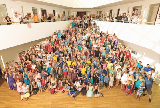 Beim gemeinsamen Sommerfest wurde die Kooperation zwischen der Unterschleißheimer Montessori-Schule Clara Grunwald und der Jugendbegegnungsstätte am Tower in Oberschleißheim gefeiert. Foto: VA