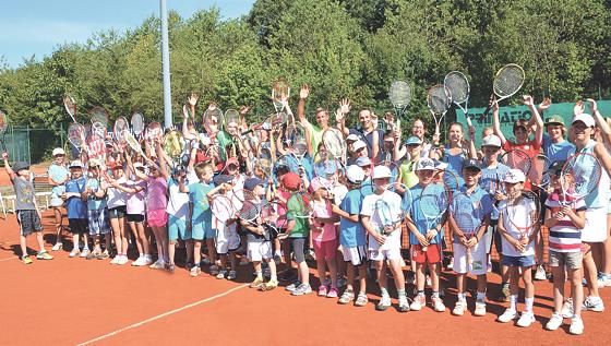 Rund 60 Kinder hatten beim ersten Tenniscamp jede Menge Spaß. 	Foto: privat