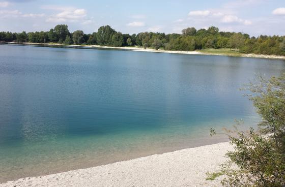 Der Echinger See ist sehr idyllisch angelegt. Zudem ist der Baggersee auch von allen Seiten frei zugänglich. 		Foto: Stefan Dohl