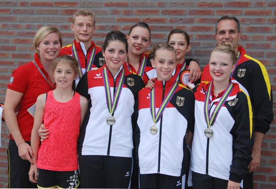 Sie gehören zur Weltelite des Voltigiersports. Das »Team Germany  Ingelsberg Junior 1	» aus Vaterstetten.	Foto: Claudia Ostermaier