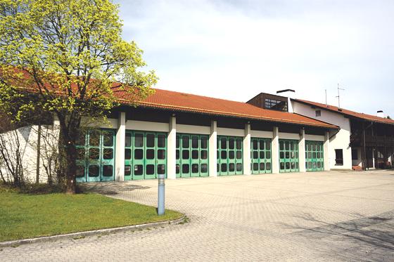 Das Gerätehaus der Freiwilligen Feuerwehr Grünwald wird bis zum Jahresende für 1,1 Millionen Euro energetisch saniert. 	Foto: Gemeinde Grünwald