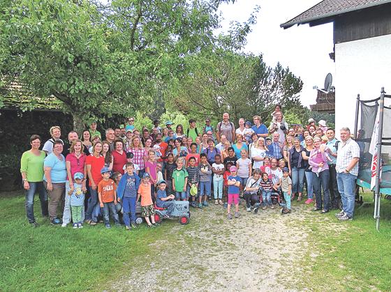Insgesamt 31 Adoptivfamilien nahmen heuer an dem Ausflug teil.	Foto: LRA