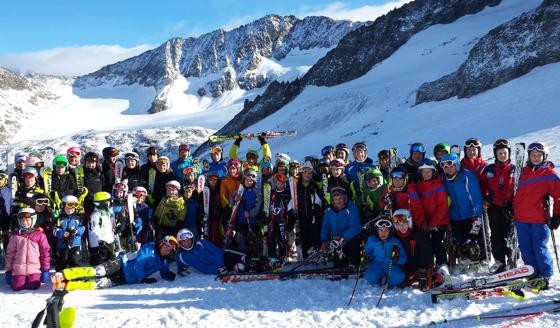 Zum Trainingslager am Stubaier Gletscher im vergangenen Jahr gab es viele Teilnehmer.	Foto: SVM