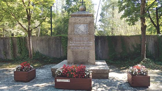 Das Denkmal am Waldfriedhof.	Foto: Rudolf Rothhaupt