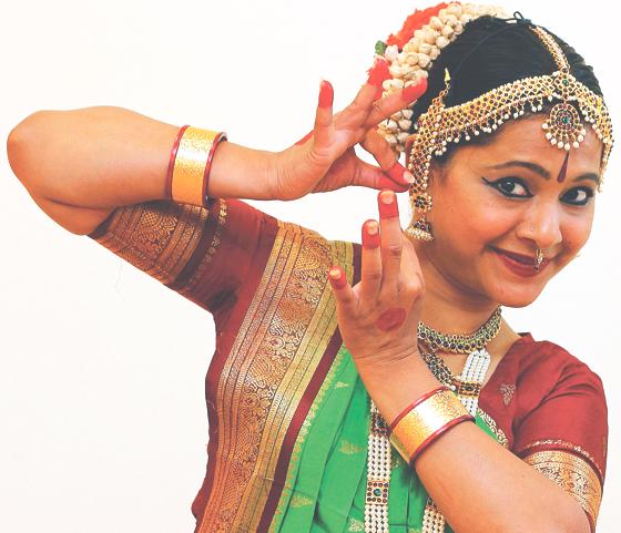 Vashvi Thaker verzaubert die Besucher mit indischen Tanzeinlagen. 	Foto: privat