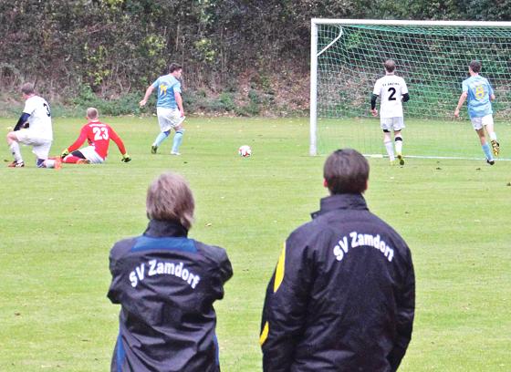 Mit einem 3:0 gegen Anzing ist der Zamdorf zurück auf der Erfolgsspur. 	Foto: Werner Kelletshofer