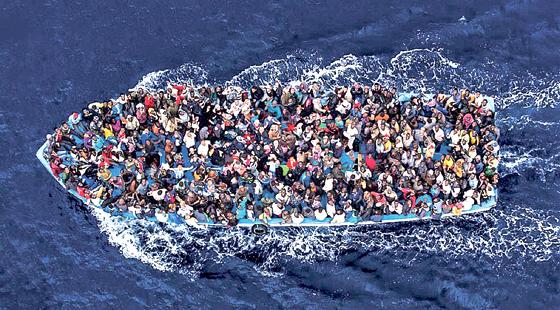 Auf völlig überfüllten Booten kommen die Menschen nach Europa.	Foto: VA
