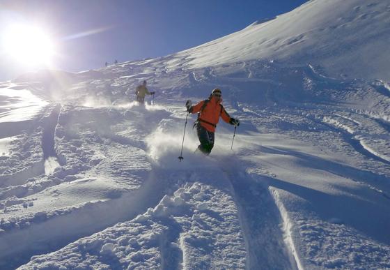 Rassige Skitouren im Tiefschnee stehen auch wieder auf den Winter-Programm. 	Foto:DAV / oha