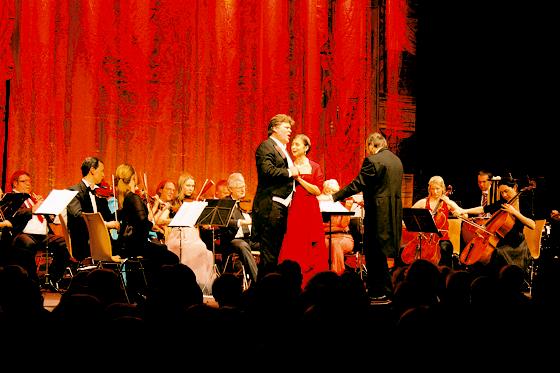 Festliche Silvestergala mit Sängern aus dem Gärtnerplatztheater und dem Orchester Camarata München.	Foto: VA