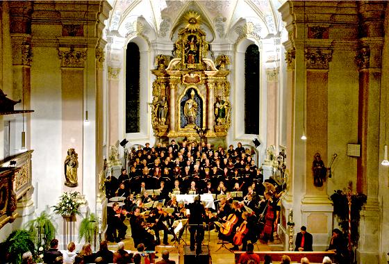 Am Sonntag ertönt das Requiem und »Mass of the Children« von John Rutter in der Kirche Maria Königin. 	Foto: VA