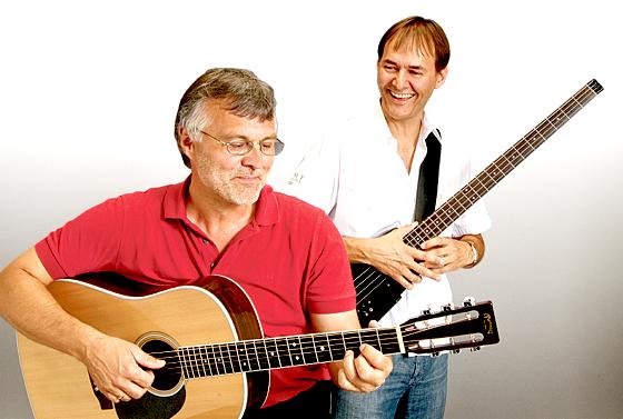 Charly Lehner (li.) und Arthur Görges machen Musik mit Herz und Hand und ohne Strom.	Foto: ©Fotostudio Naglik