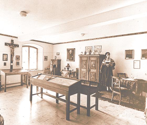 Blick in das 1965 im Grafinger Rathaus als Museum eingerichtete Zimmer.	Foto: Museum der Stadt Grafing
