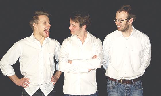 Drei Männer präsentieren einen theatralischen  Liederabend.	Foto: VA