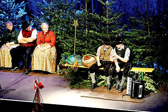 Vorweihnachtliches Singen und Musizieren mit Hirtenspiel im Kulturzentrum Trudering.	Foto: caroKaa