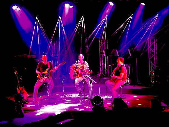 Die Musiker spielen seit 20 Jahren zusammen. Die Band Phondue trat auch bei den Lichtblicke-Benefizkonzerten im Oktober auf.	Foto: Thomas Schuler