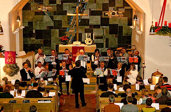 Gemeinsam Singen mit dem Posaunenchor in der Friedenskirche.	Foto: Friedenskirche Trudering