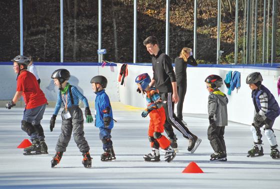 Begeistert machten die Kinder beim Eislaufkurs mit.	Foto: privat