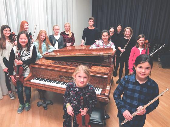 Schüler der Musikschule Grünwald spielen für  den guten Zweck.	Foto: VA