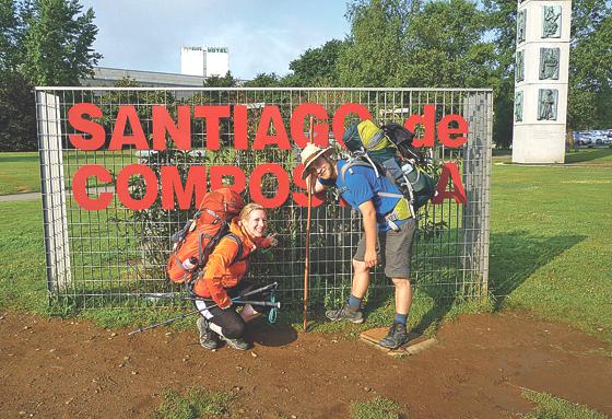 Claudia und Leonhard Karl wanderten 600 Kilometer auf dem Jakobsweg.	Foto: VA