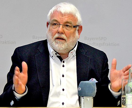 Martin Güll (SPD) fordert den Bildungspass für Flüchtlinge in Bayern.	Foto: cr