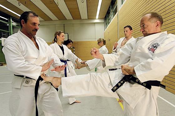 Im Kursus lernen die Teilnehmer die Techniken der Selbstverteidigung.	Foto: VA