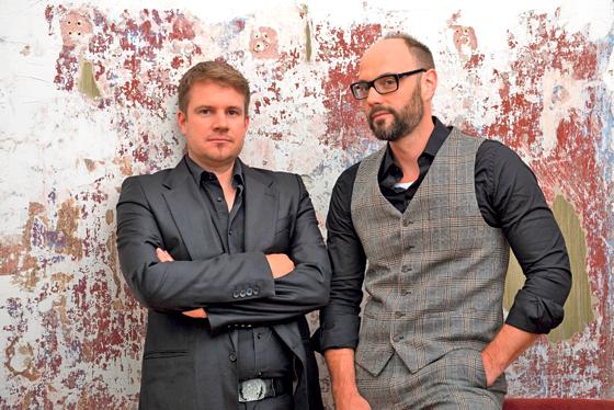 Michael Kobr und Volker Klüpfel machen aus Kluftinger eine Show. 	Foto: ©Finepic/Helmut Henkensiefken