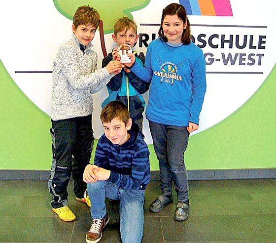 Die Grundschüler kämpfen nun in Nürnberg bei der bayerischen Meisterschaft. 	Foto: VA